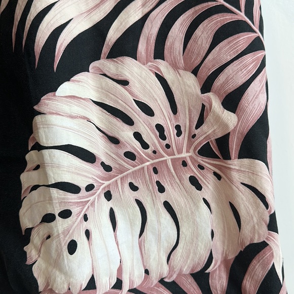 Winnie Fashion Men's Hawaiian Button Down - Picture 3 of 7